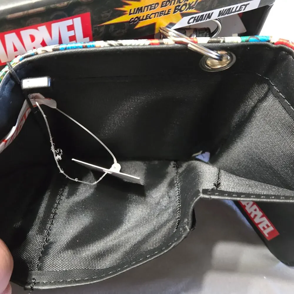 Marvel Spider-Man Swinging Comics Limited Edition Chain Wallet Box Set